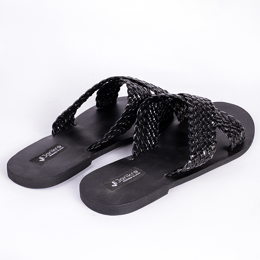 Male Leather Palm Slippers with Weaving Design in Nigeria